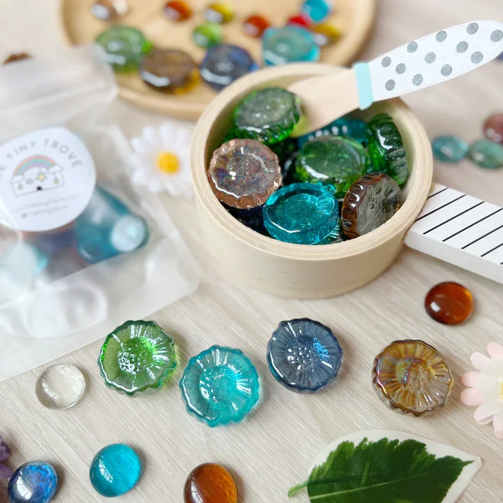 500G of  A Set Leaf Glass Pebbles Loose Parts small world play open-end sensory toys for garden themed play dough fun