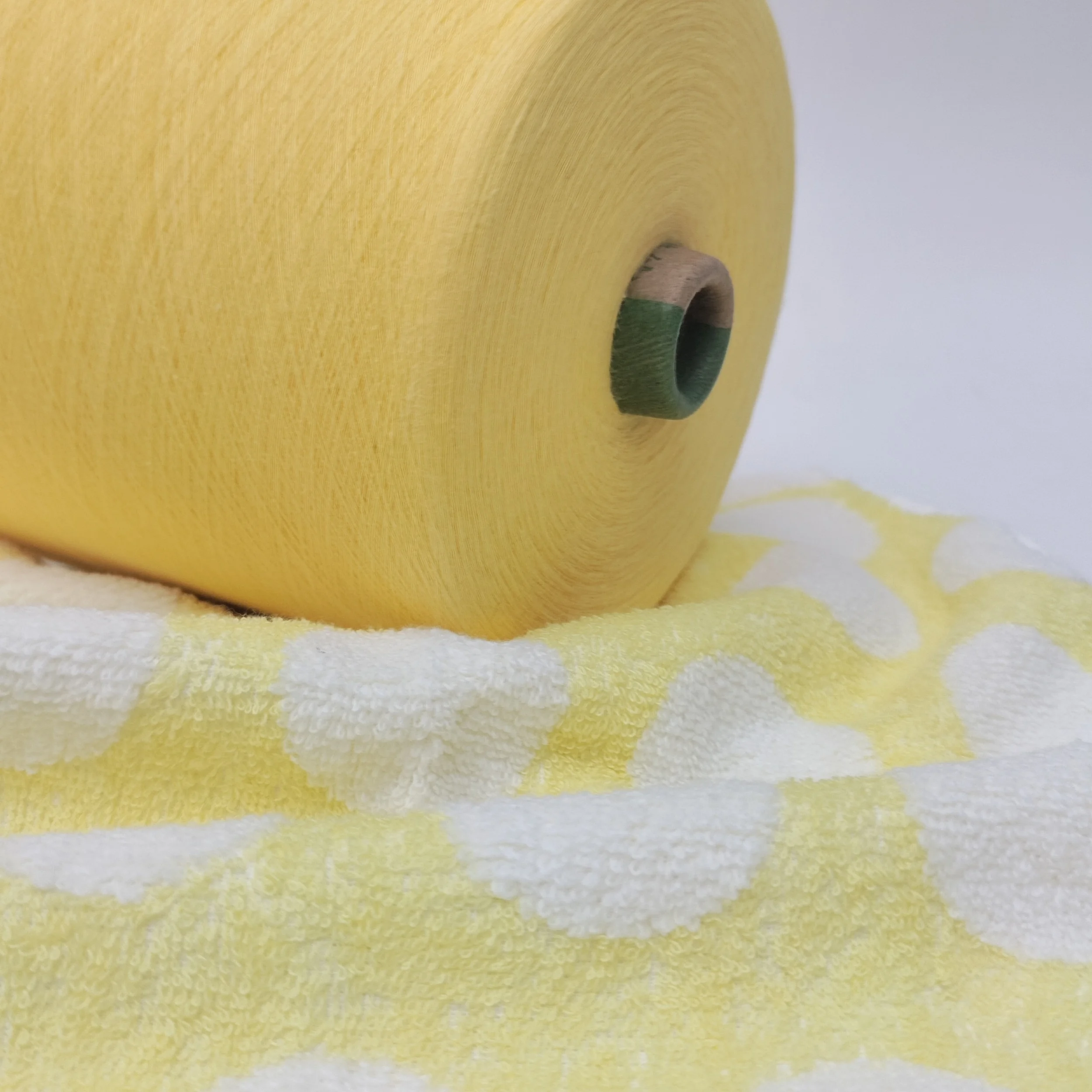 Factory direct sale 100% cotton yarn from China