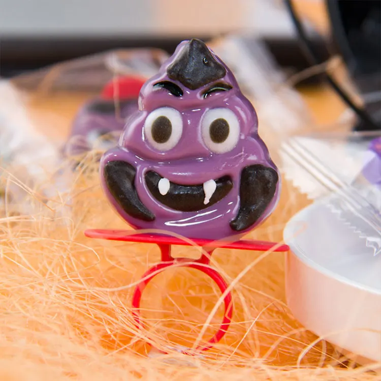 New Style Fruit Flavor Ring Pop Candy High Quality Colorful Cartoon Cute Little Bear Shape Ring Lollipop Candy