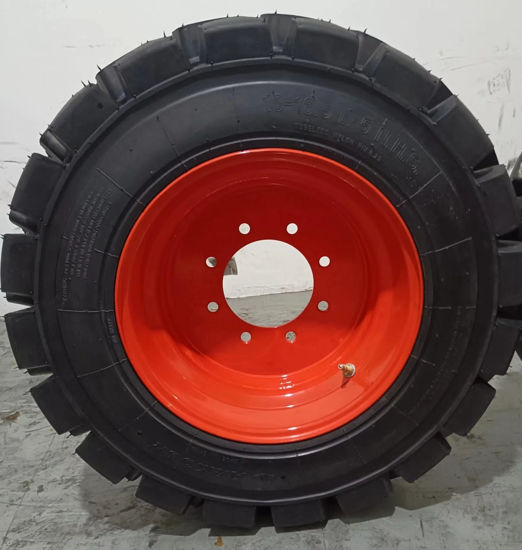 12 16.5 Industrial Solid Tire for Construction Equipment, Long Service Life 33 155016.5