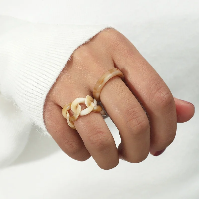 
Simple Retro Two-Piece Acrylic Resin Twist Ring Circle Ring 