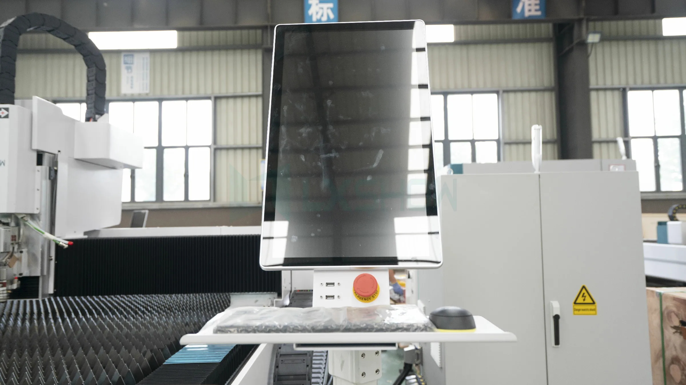 High quality laser plate and tube integrated cutting machine carbon steel 1530 fiber laser metal cutting machines