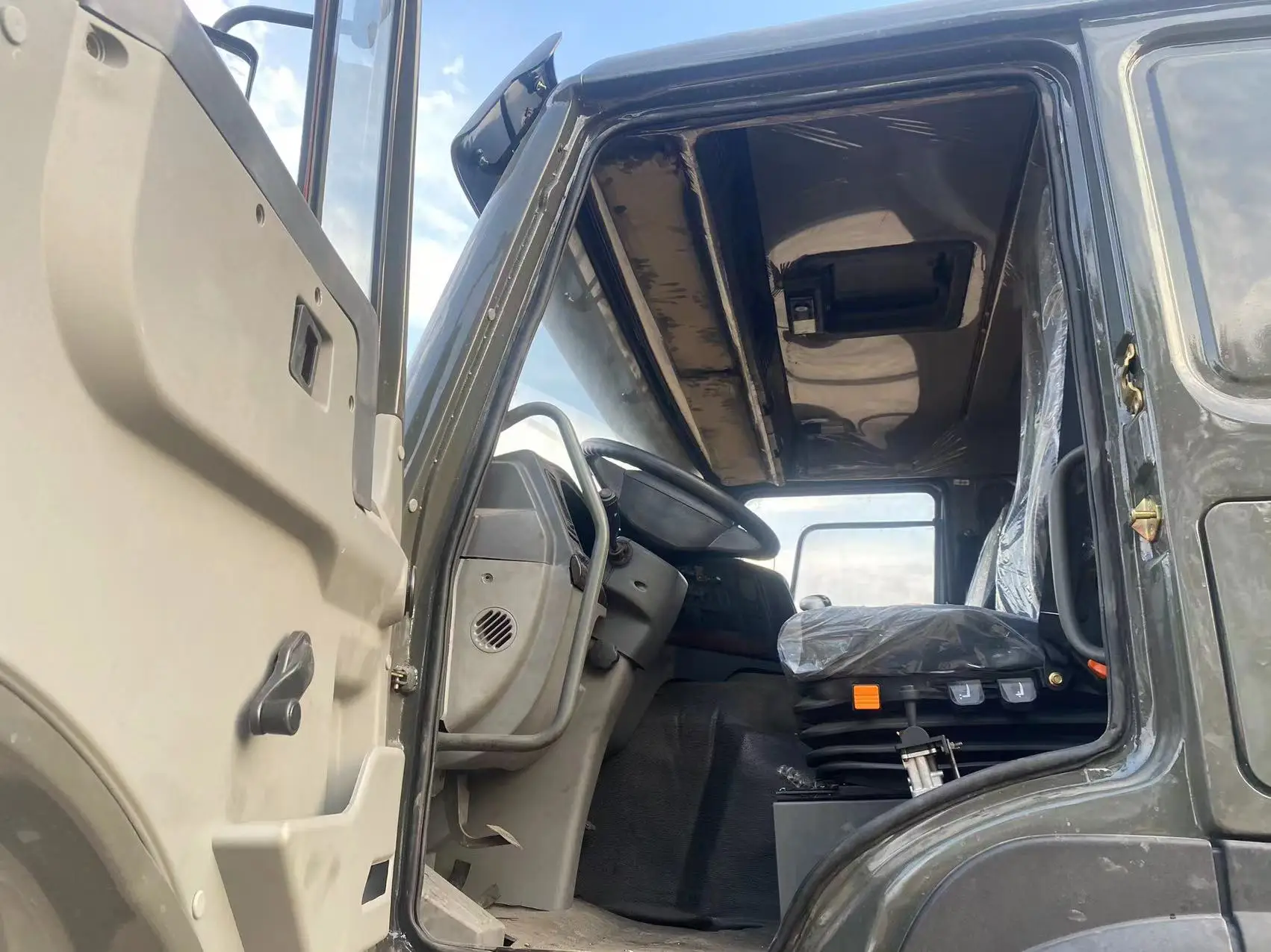 Хороший самосвал CNHTC 8x4 Подержанный sinotruck 371hp для продажи тяжелый