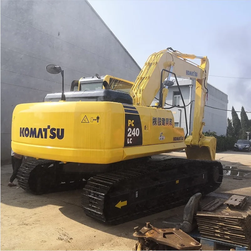 Japan used PC240 Komatsu 24 tons crawler excavator Komatsu pc 200 220 240 300 excavator for sale earthMoving