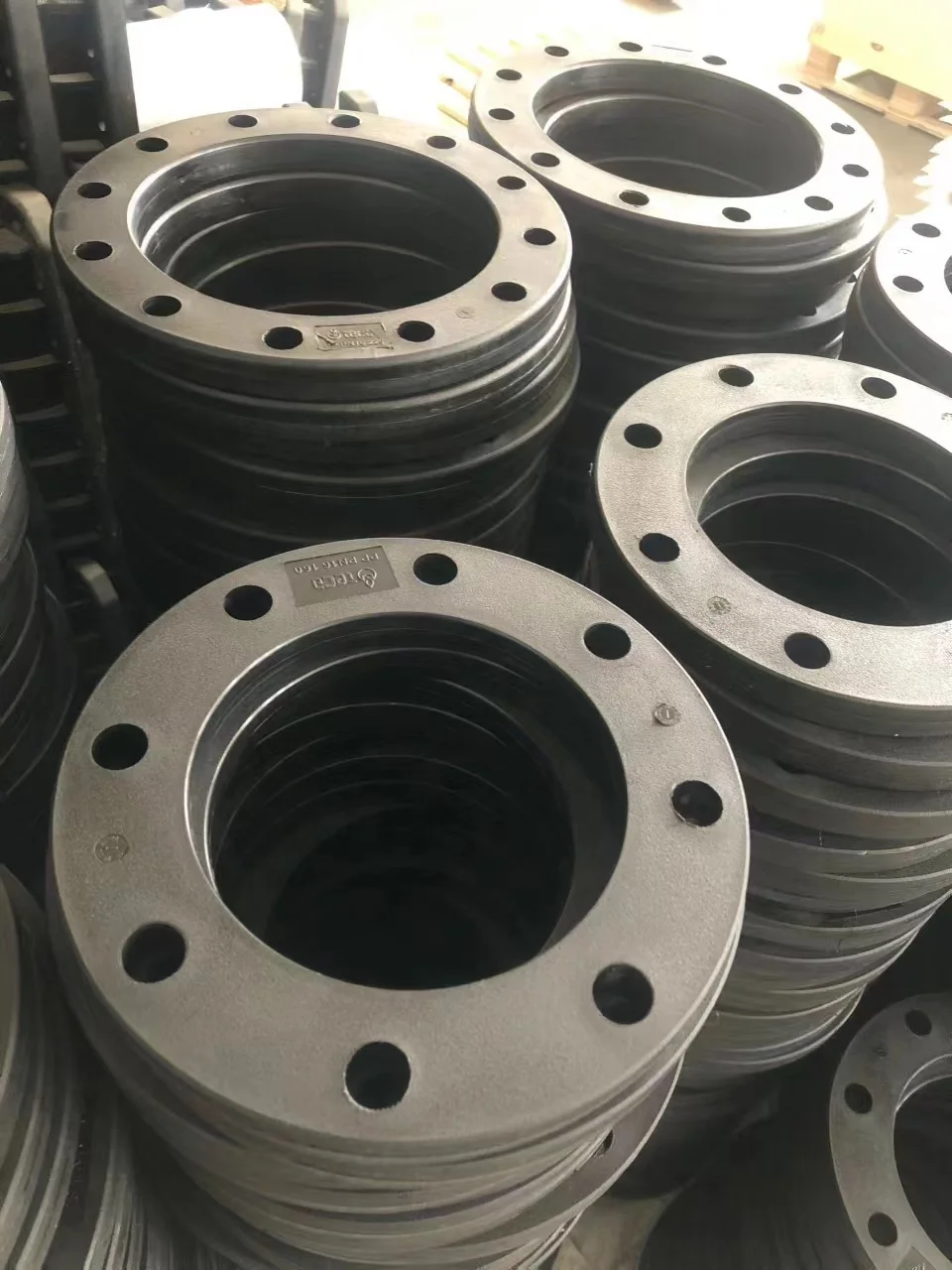 Hot selling Plastic Pipe Fittings pp coated steel tapped flange factory