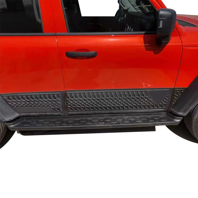 The new upgraded plastic running deck is made of corrosion-resistant and lighter aluminum alloy for Tank 300