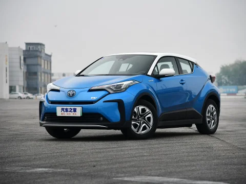 2023 в наличии оптовая продажа TOYOTA IZOA E 400 км новые энергетические транспортные средства тройной литиевый аккумулятор для автомобиля маленький внедорожник 5 мест взрослых