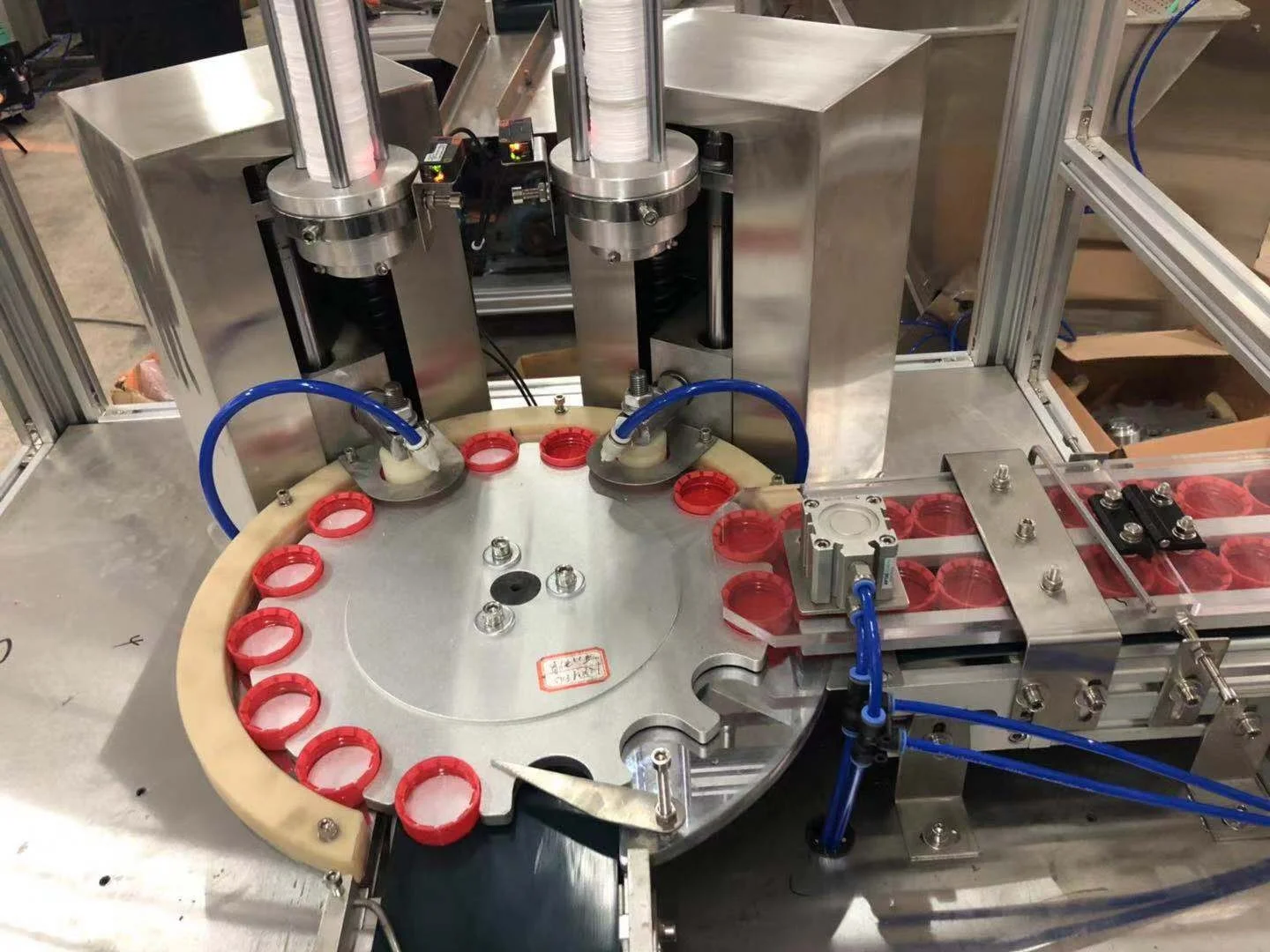 cap wadding machine cap lining machine  glue machine