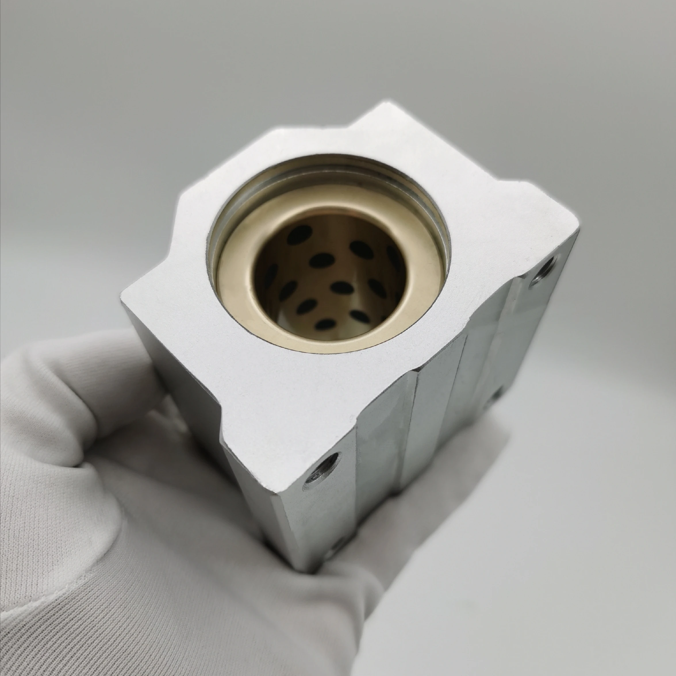 SANLONG SBR Self-lubricating oil free linear sliding bearing aluminum seat graphite copper alloy bushing SCS6-60LUU bearing