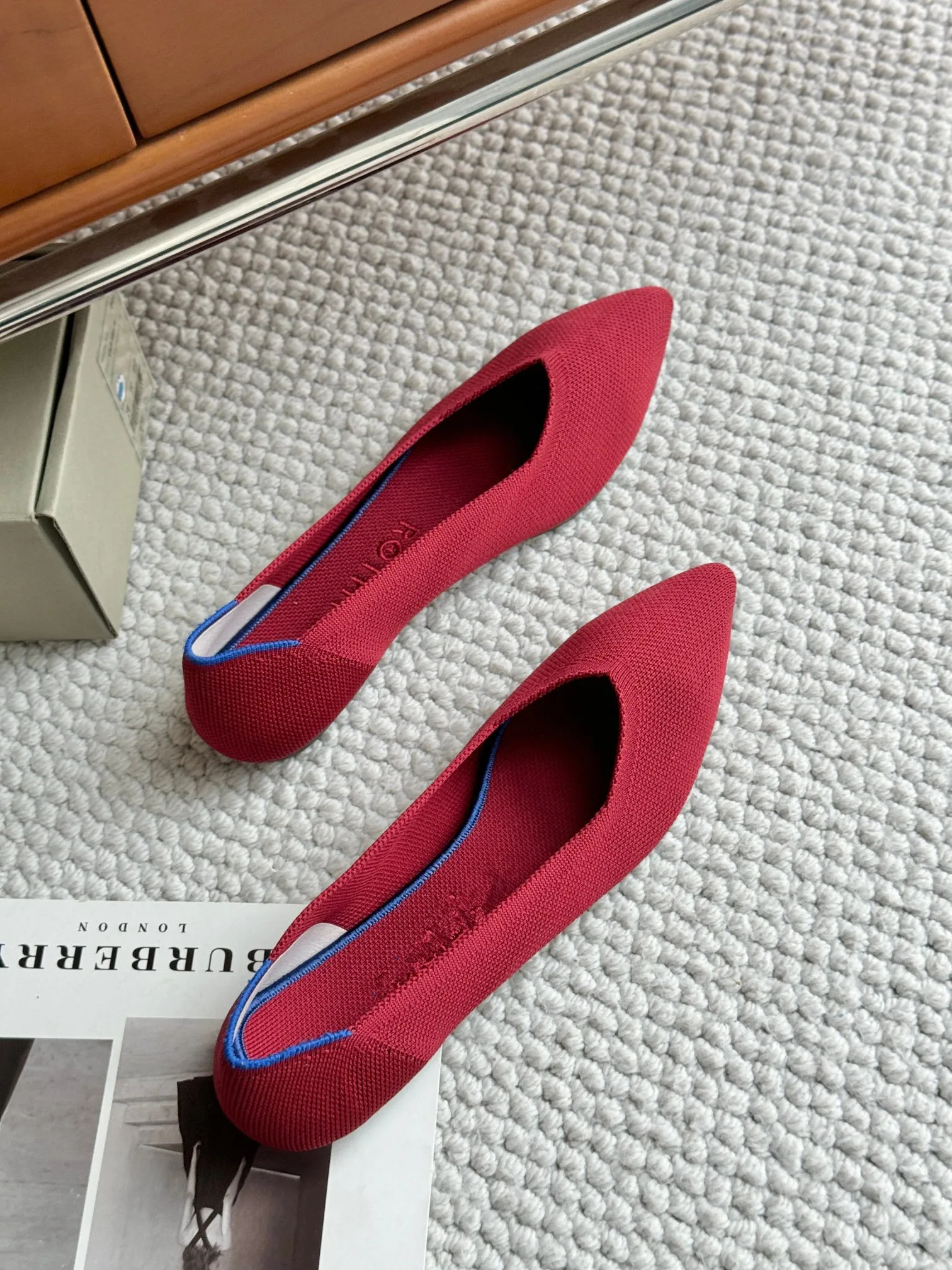 High Quality Cheap  Elegant Royal Red Pointed Flat Shoes Offering Vibrant Color With Superior Comfort