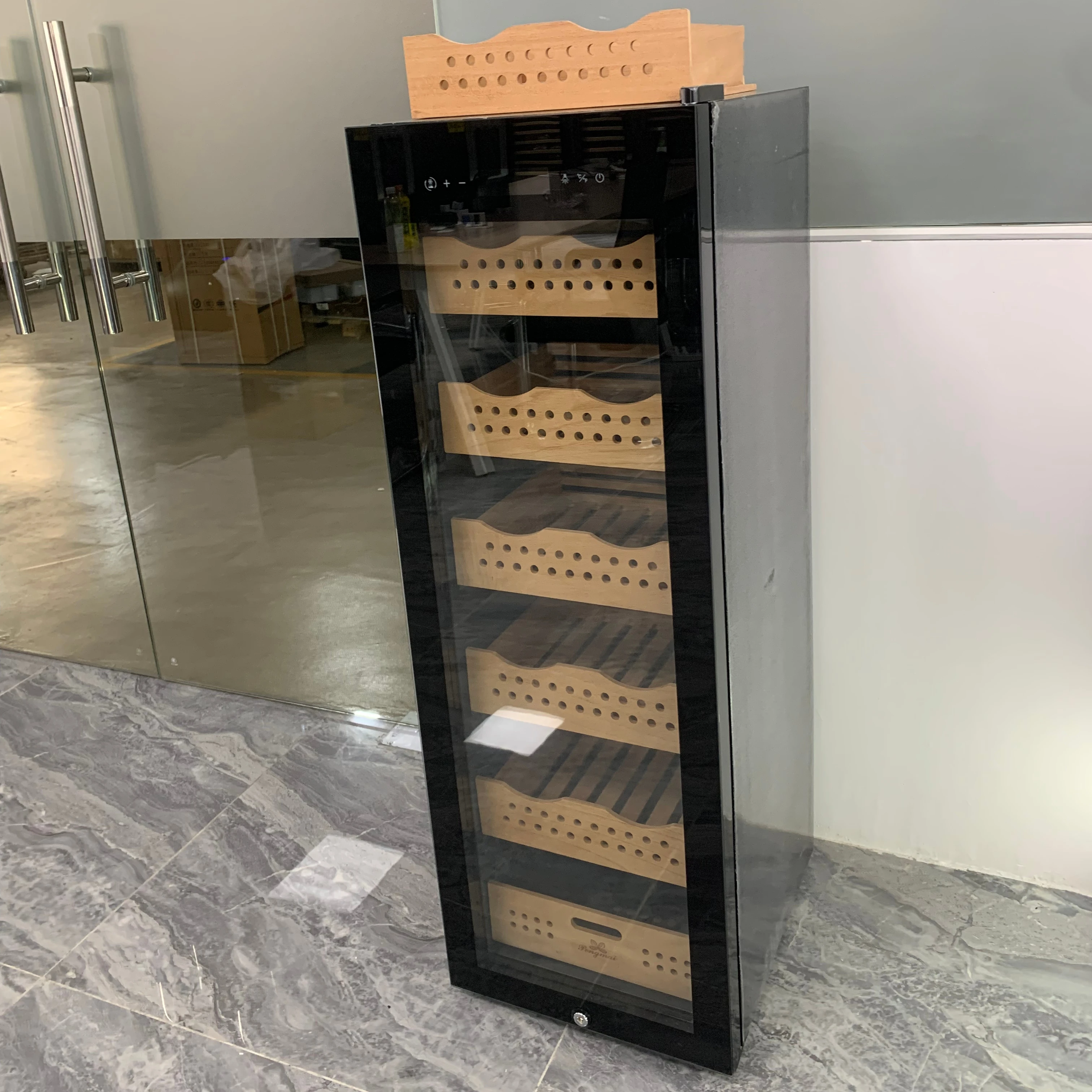 freestanding cedar wood 1000 cigar refrigerator temperature controlled cigar cabinet with light