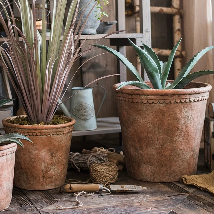 Fancy bulk vintage garden balcony decoration handmade ceramic planter flower terracotta pots for hotel