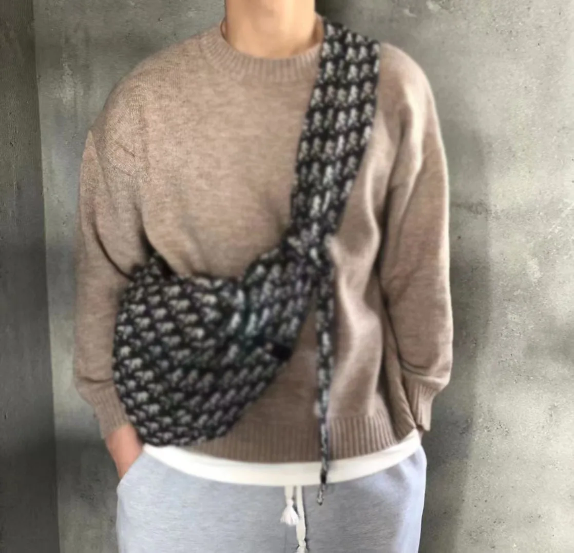 Wholesale pet fashion trendy outgoing dog carrying backpack double-sided available pet one-shoulder diagonal bag