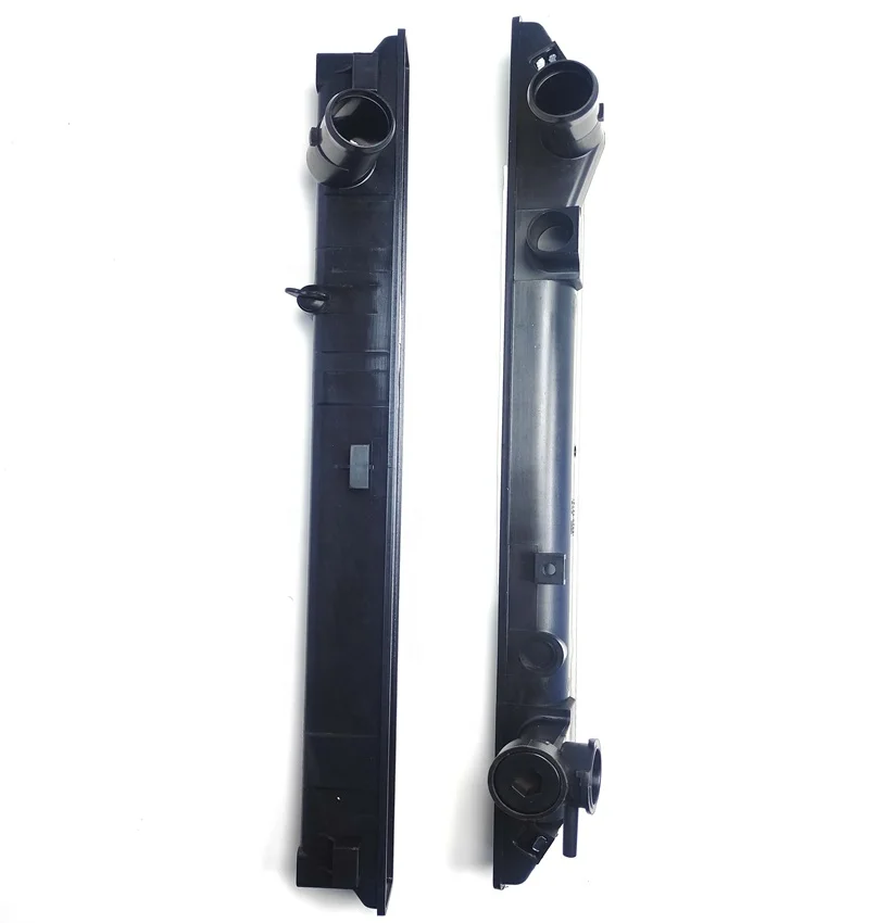 High quality radiator plastic tank factory for car model 700P OEM 8981372723