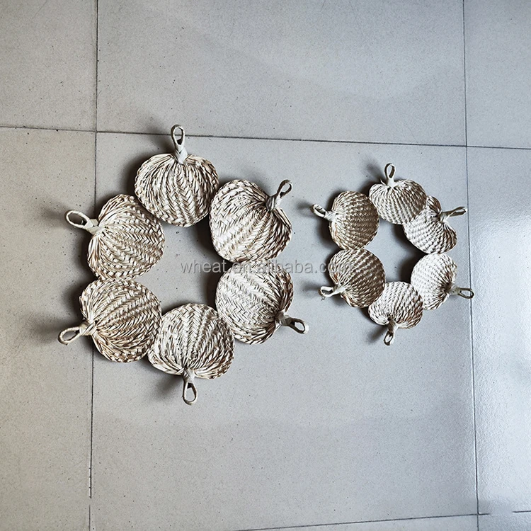 Chinese Handheld Straw Leaf Fan Natural Woven Palm Leaf Fans Buri Tropical Grass Party Favors Decorative Hand Cattail Fan