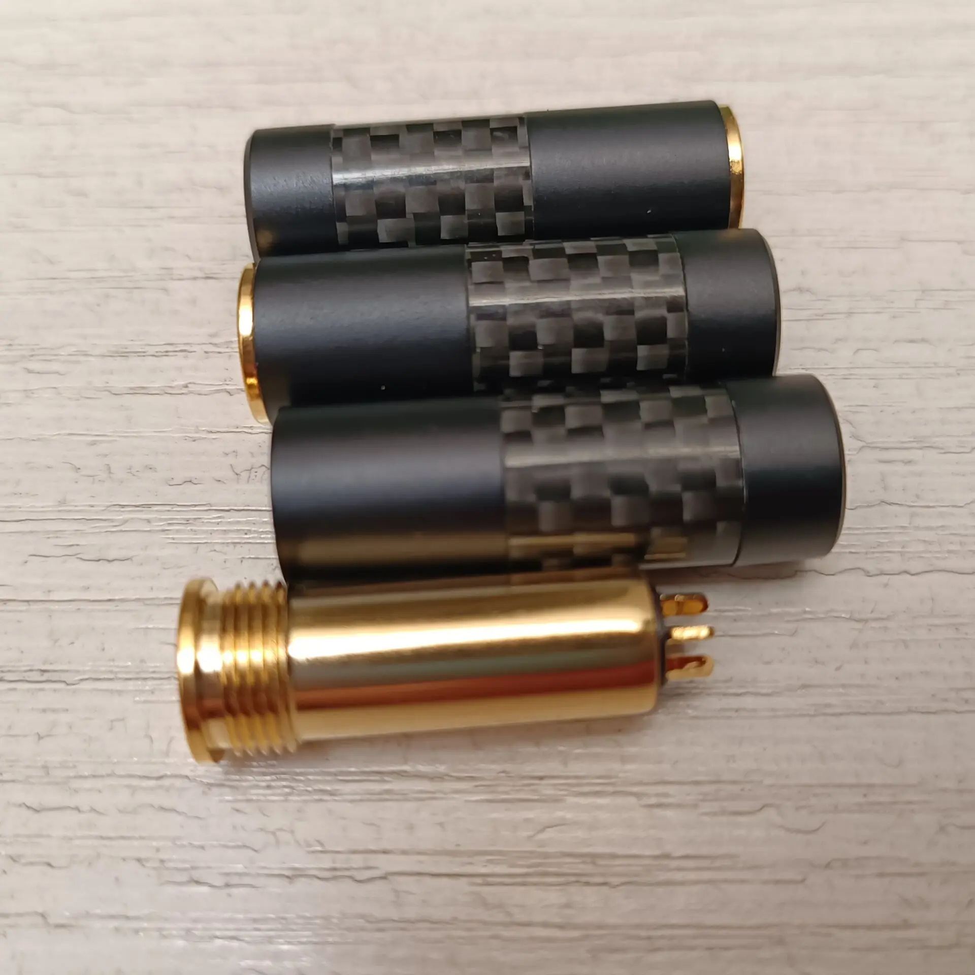 Carbon Fiber 4.4mm 5 Poles Female Jack Balance Headphone Plug Gold plated Audio Connector