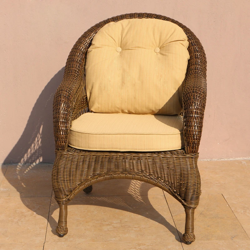 Custom 5 Pieces American Pastoral Style Outdoor PE Rattan Chairs Restaurant Outdoor Dining Furniture Set