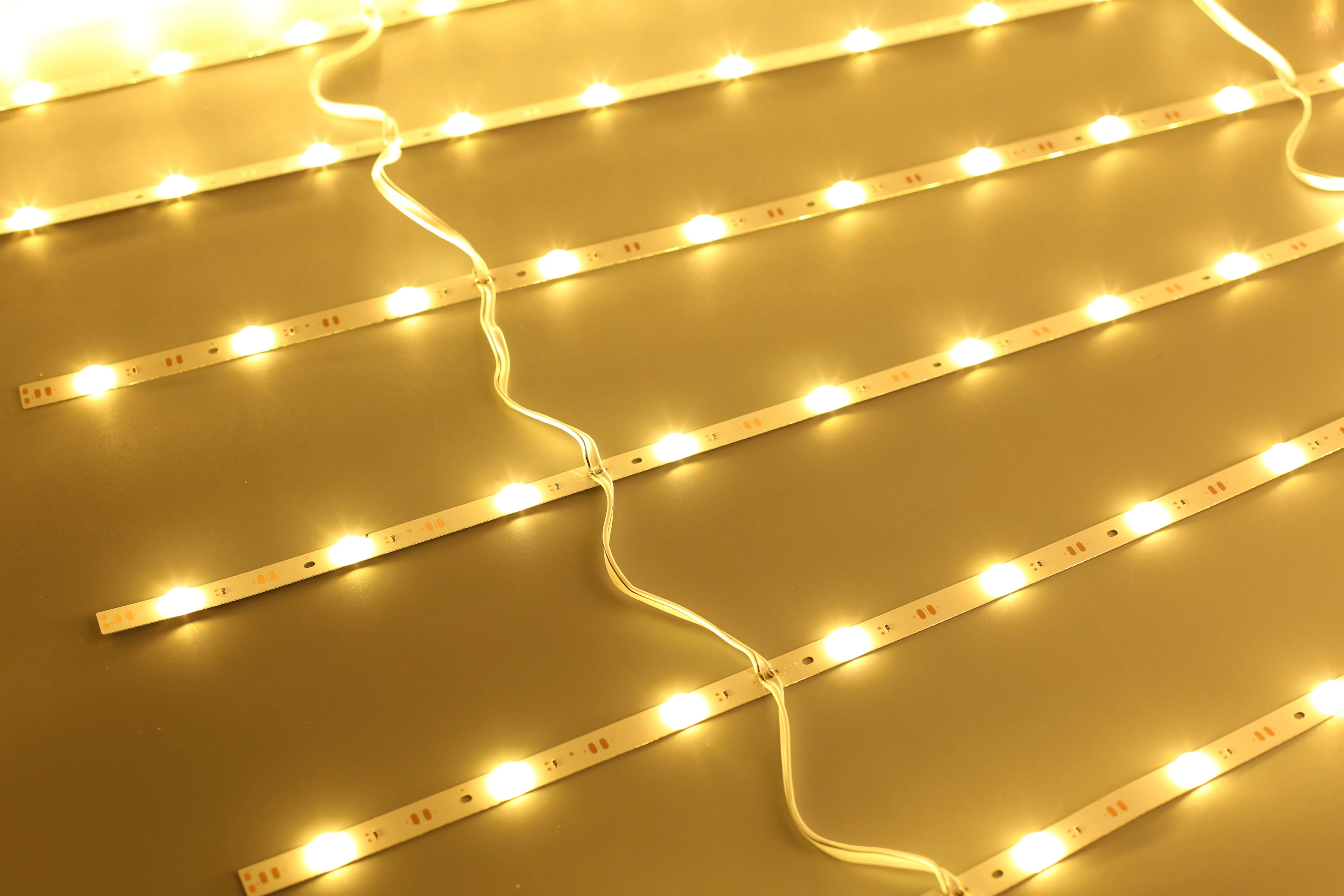 Китайская Фабрика демонстрация дисплея многоцветная светодиодная лента 12 В 2835 рекламный дисплей 3 м Светодиодная