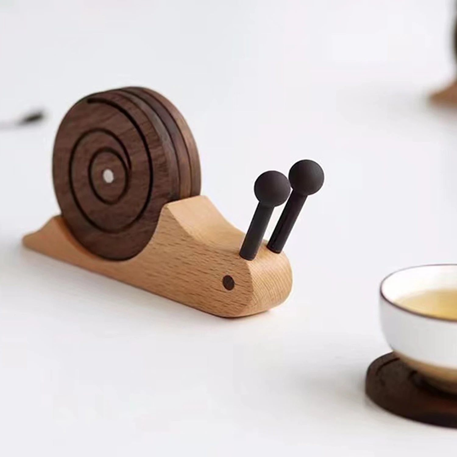 Custom Modern Nordic Magnetic Wooden Tea Coasters Unique Animal Cute Round Coaster For Drink