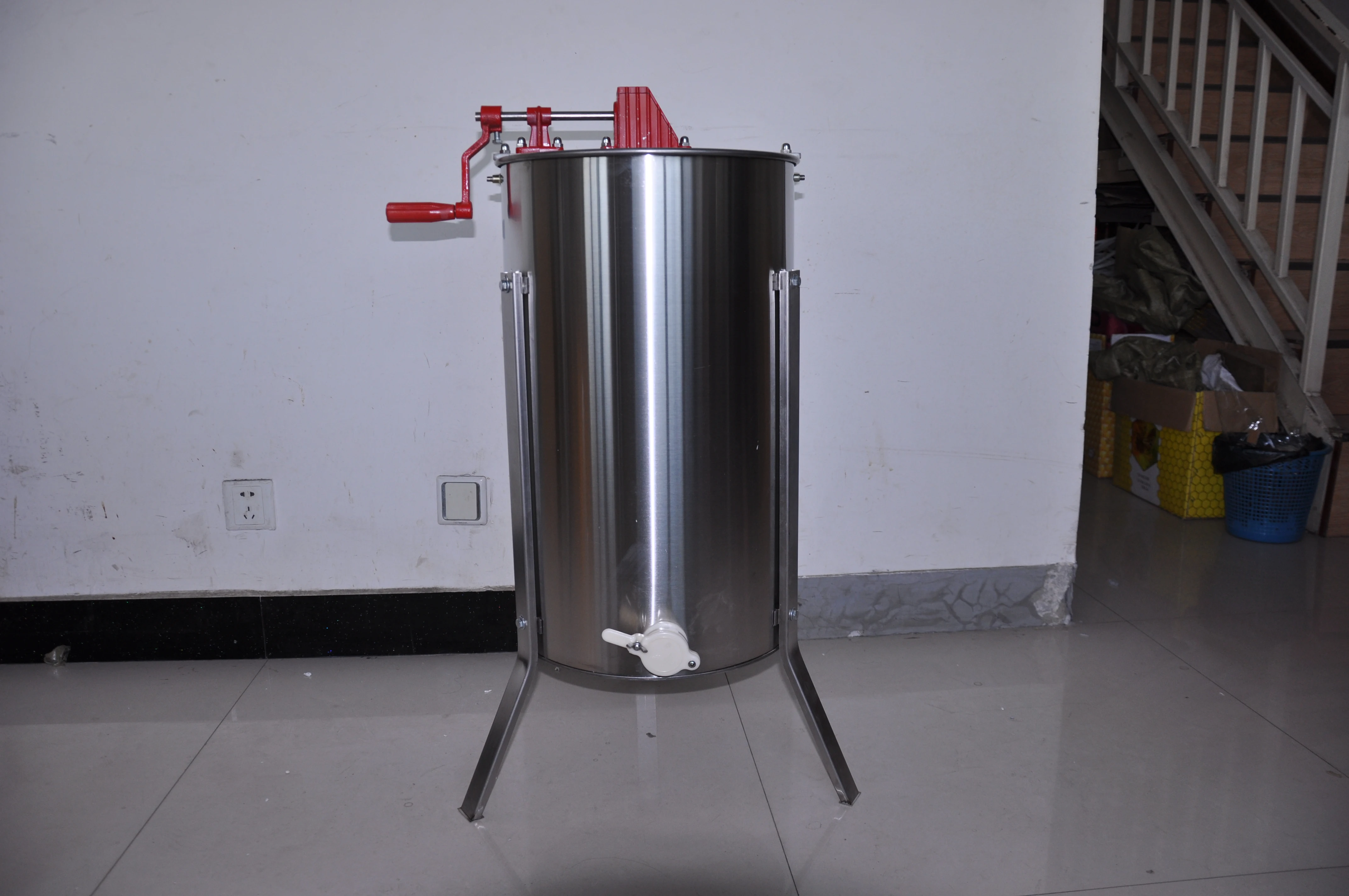 Plastic honey extractor centrifugal honey extractor
