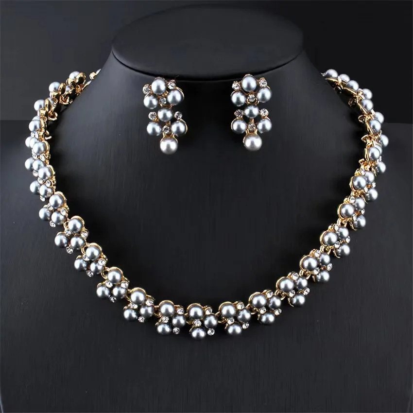 The new pearls are light and luxurious for a niche audience alloy necklace earrings jewelry set