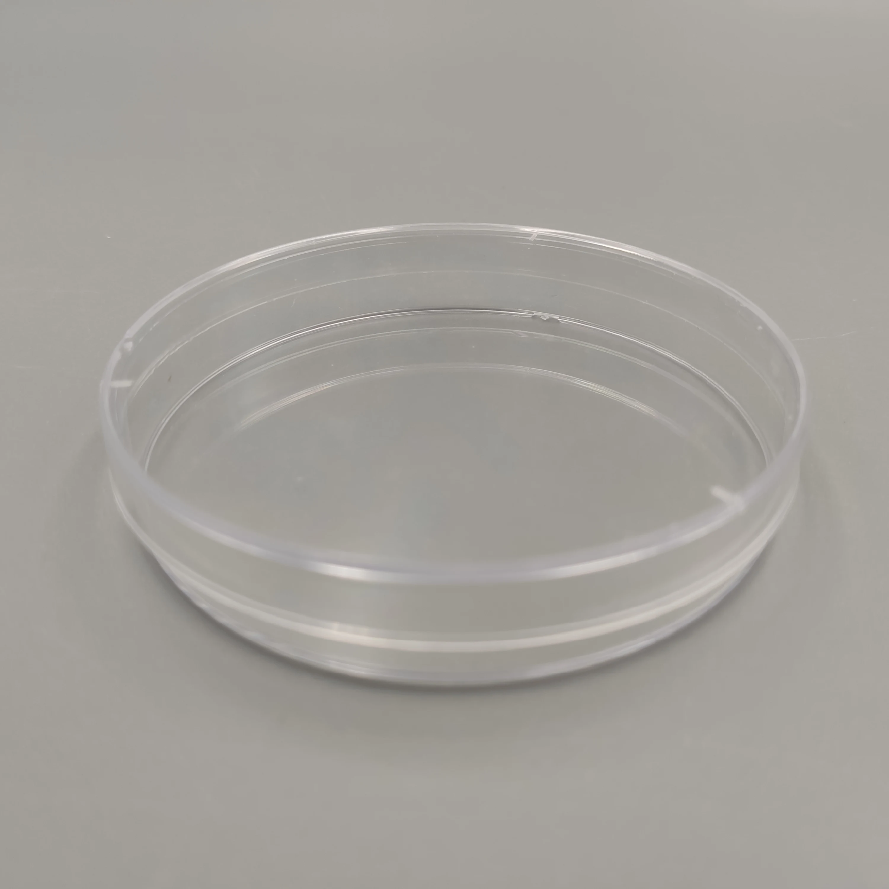 Laboratory Disposable Plastic 60mm Petri Dish Customize Sterilization For
