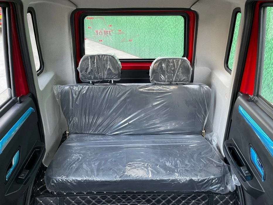 DAHE Closed Cabin Taxi Three-wheeled Motorcycle Tricycle Gasoline-powered Engine Passenger Tricycle Taxi Moto