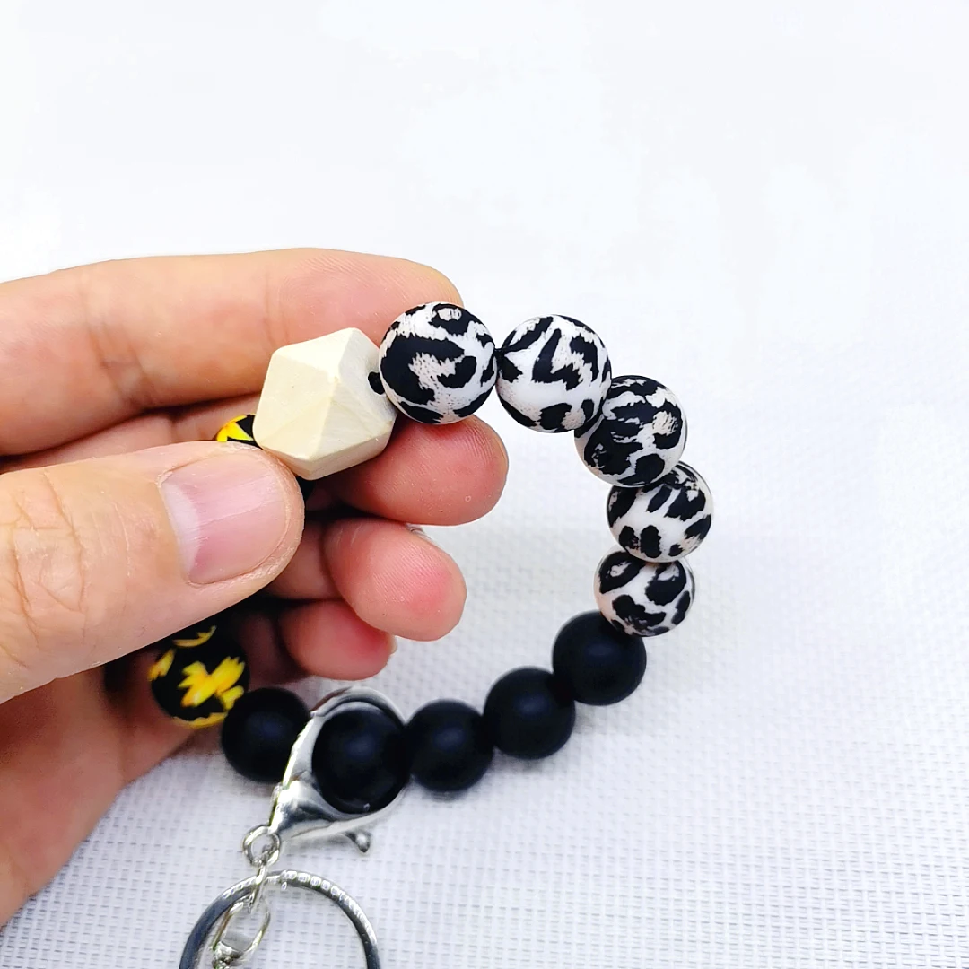 Custom Detachable Fringe Keychain Bracelet Wholesale Gold Sunflower Leopard Print Silicone Beads Keychain