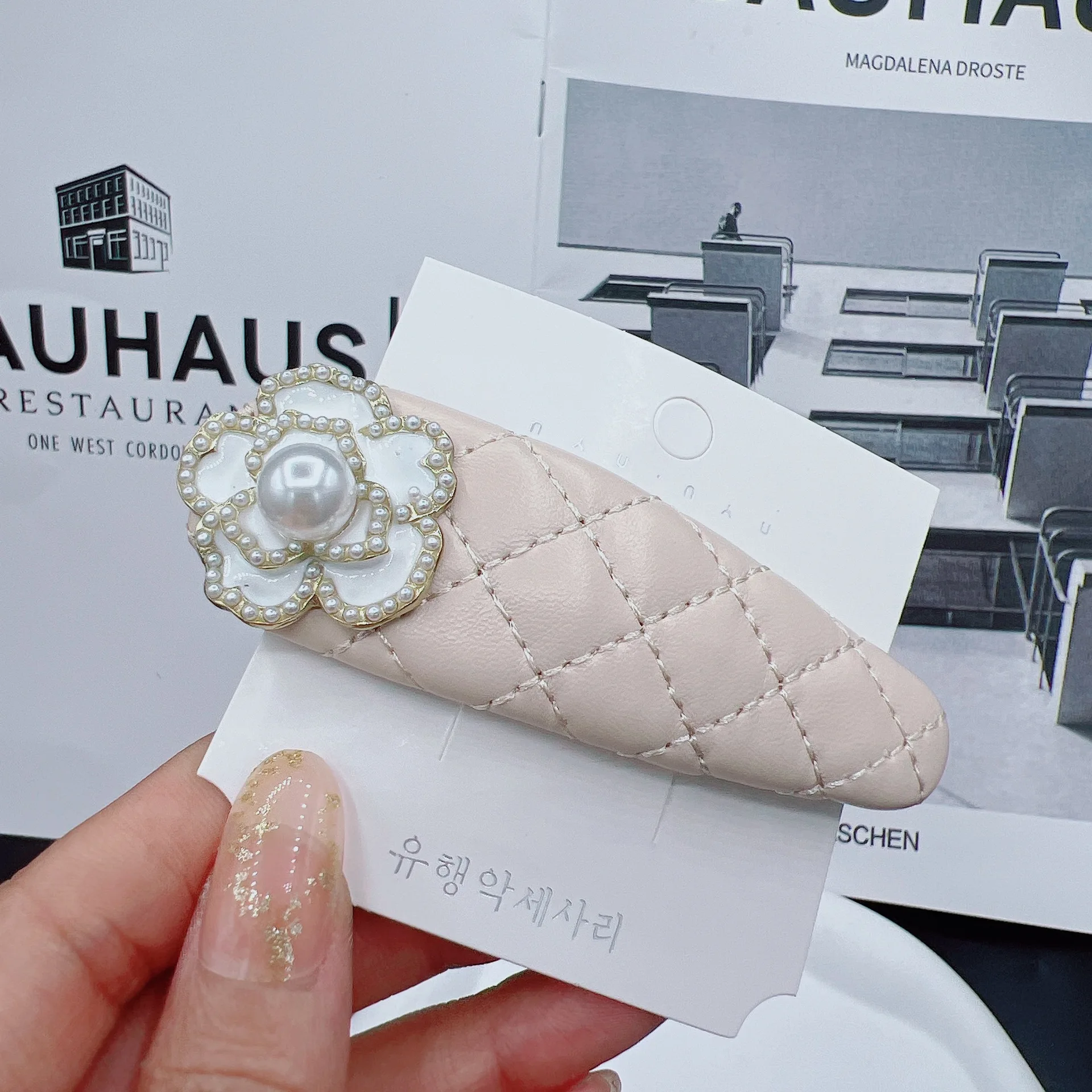 New Arriving Camellia Hairclip PU Leather Flower Hairpins Retro Pearl Hairgrips Temperament Women Hair Accessories