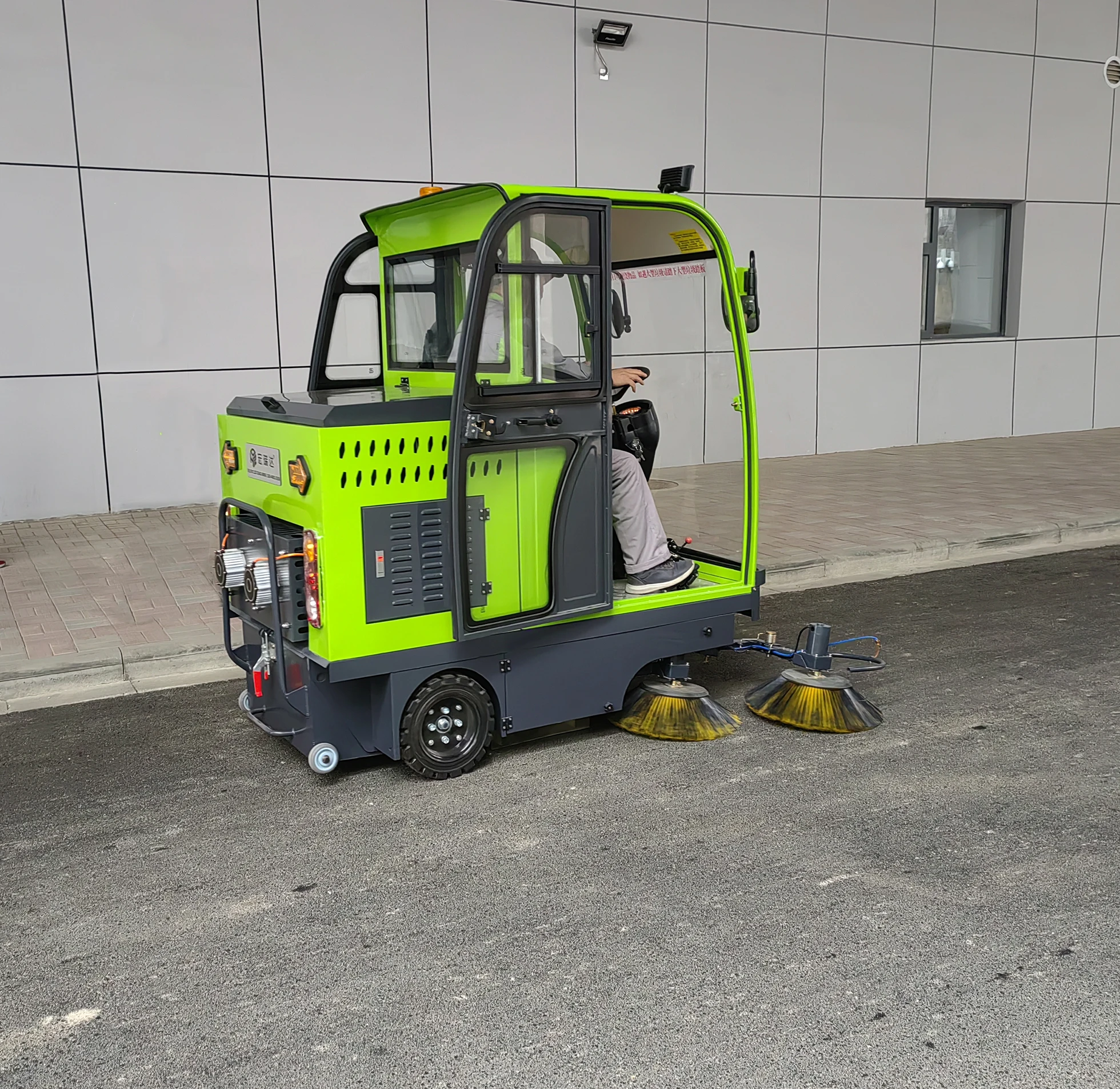 HRD-1900A Industrial Road Sweeper Machine high quality floor cleaning machine Street Floor Cleaning Equipment