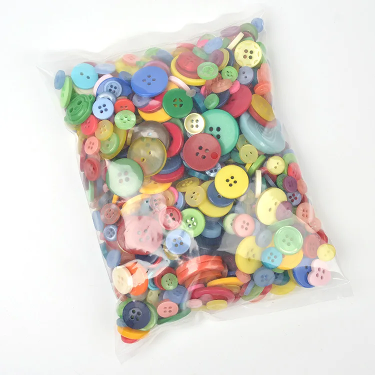 4-holes Button for Garment Accessories Resin Button for Coat Fashionable Button High Quality Low Price Bulk Stock