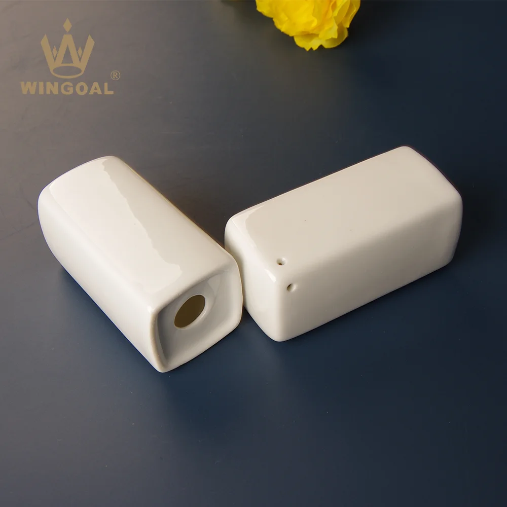 porcelain ceramics spice jar restaurant wedding salt and pepper bottle stand  white ceramic salt pepper shaker