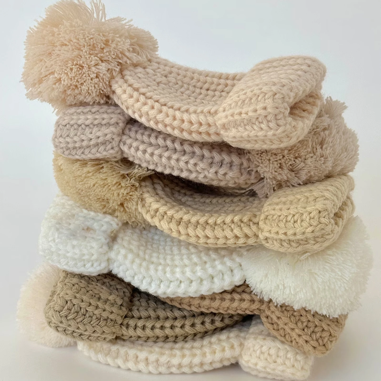 Новая стильная теплая детская зимняя Шапка-бини Милая вязаная шапка для ребенка с помпоном того же цвета