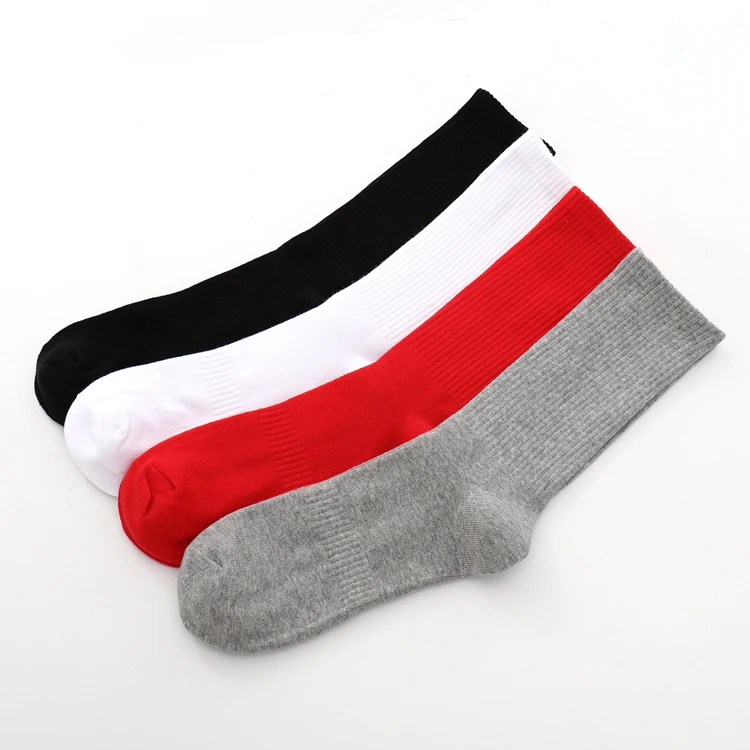 2020 wholesale New socks cheap  high quality men cotton sports socks  100% Cotton black Socks