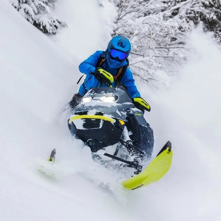 Snowmobile 850cc Snow Field Vehicle Snowmobile 600cc Electric Start Fuel Adult Snowtruck Motorcycle