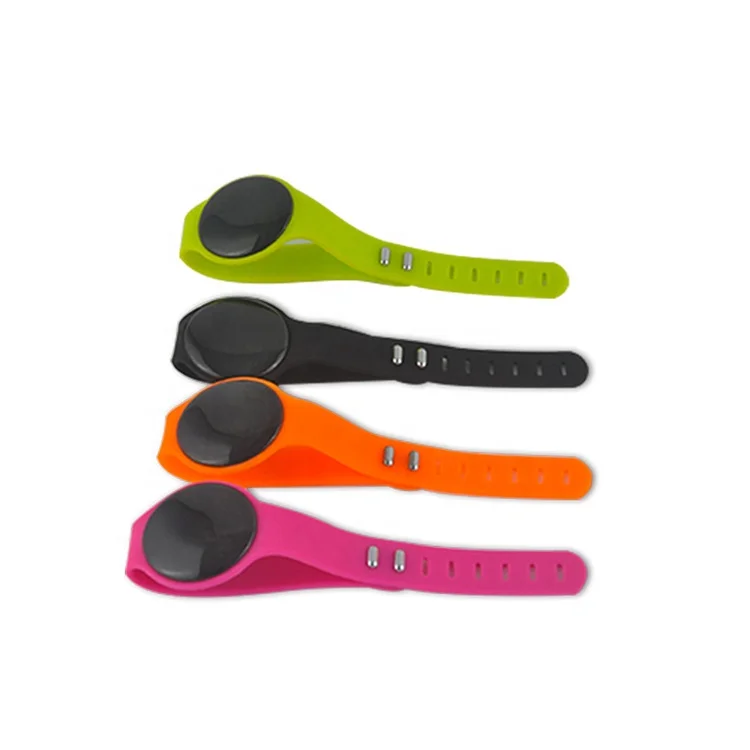 фабрики беспроводной вибрирующий детский школьный Bluetooth устройство четкий счетчик Маяк W5 социальных дистанционных браслетов