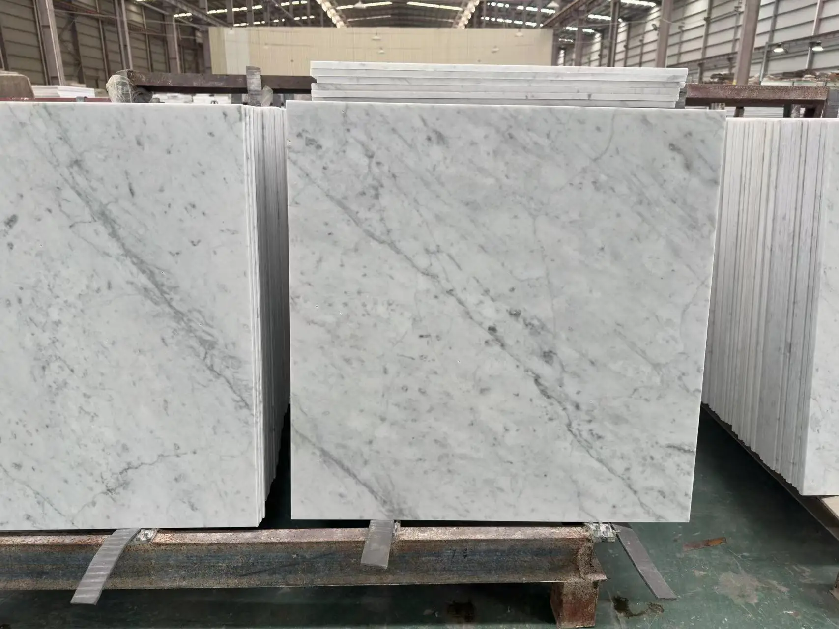 Factory Direct Wholesale Natural Stone Carrara White Marble Tiles for White Marble Flooring Wall Cladding Design