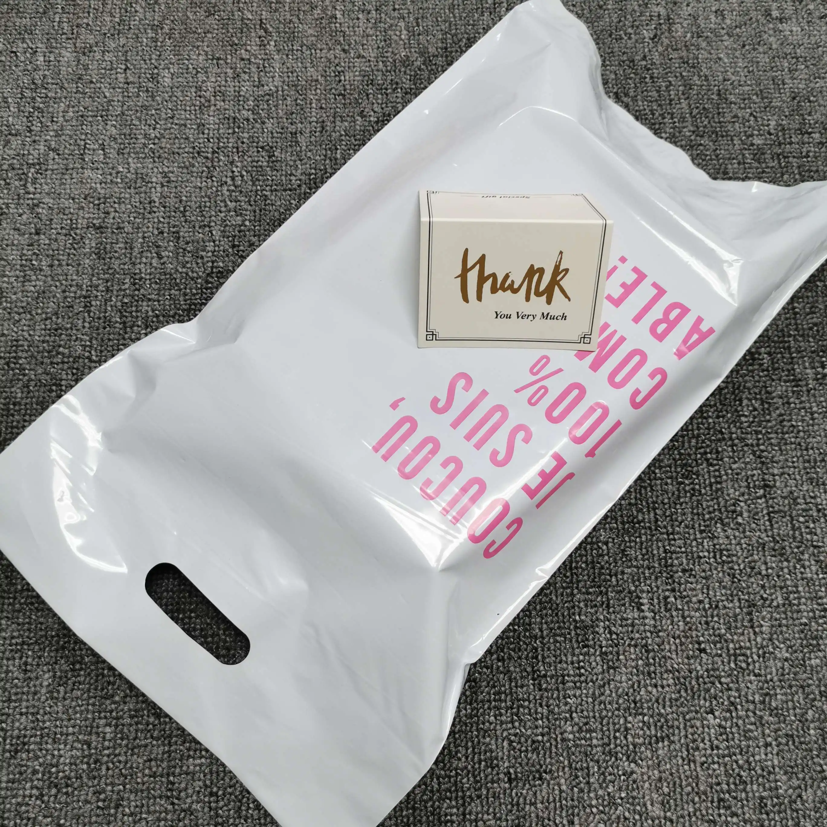 Custom white and purple with  handle hole  express mailing bag printing envelope package polymailer with handle