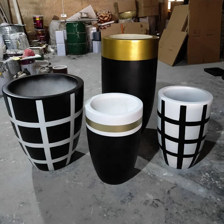 Factory Morden Wholesale Unique Fiberglass Vase Hand Paint Design Flower Pot For Home Decoration
