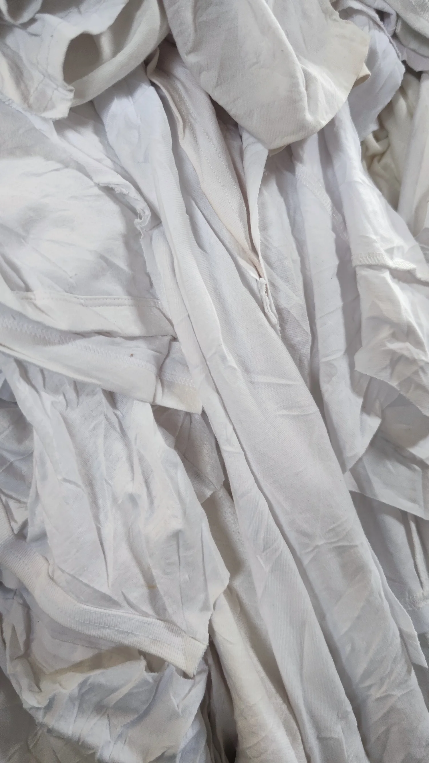 Using Waste Wiping White T-shirt 100% cotton rags from Chinese  Manufacture white cotton rags for industrial