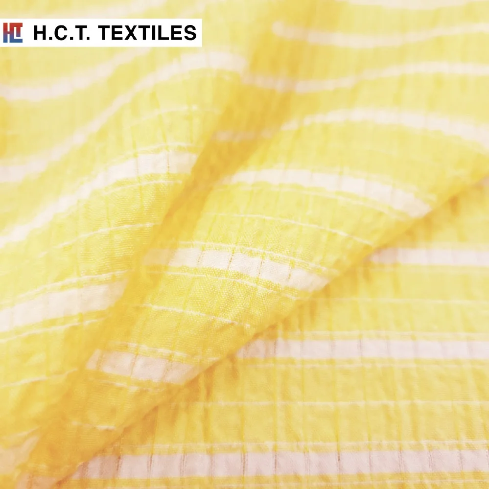 Мягкие желтые белые полосатые тканые ткани 130 г полиэстер вискоза спандекс seersucker для блузки