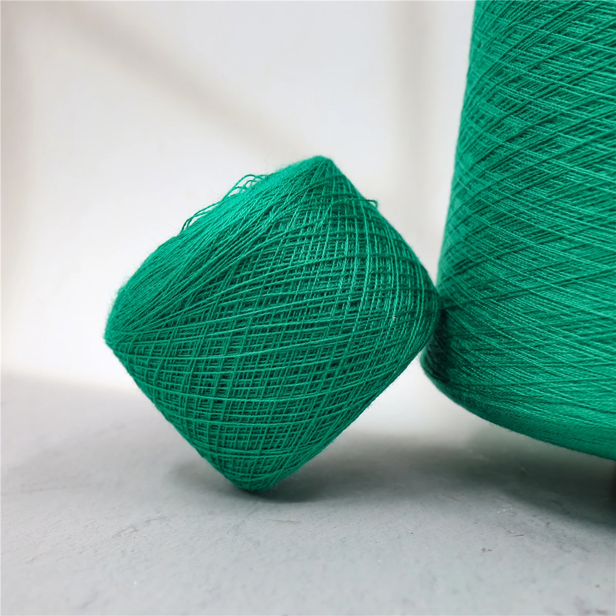 50NM 6%Natural Silk 6%Wool 22%Nylon 28%Acrylic 38%Polyester Silk blended yarn Wool Blended Weaving Yarn for Knitting