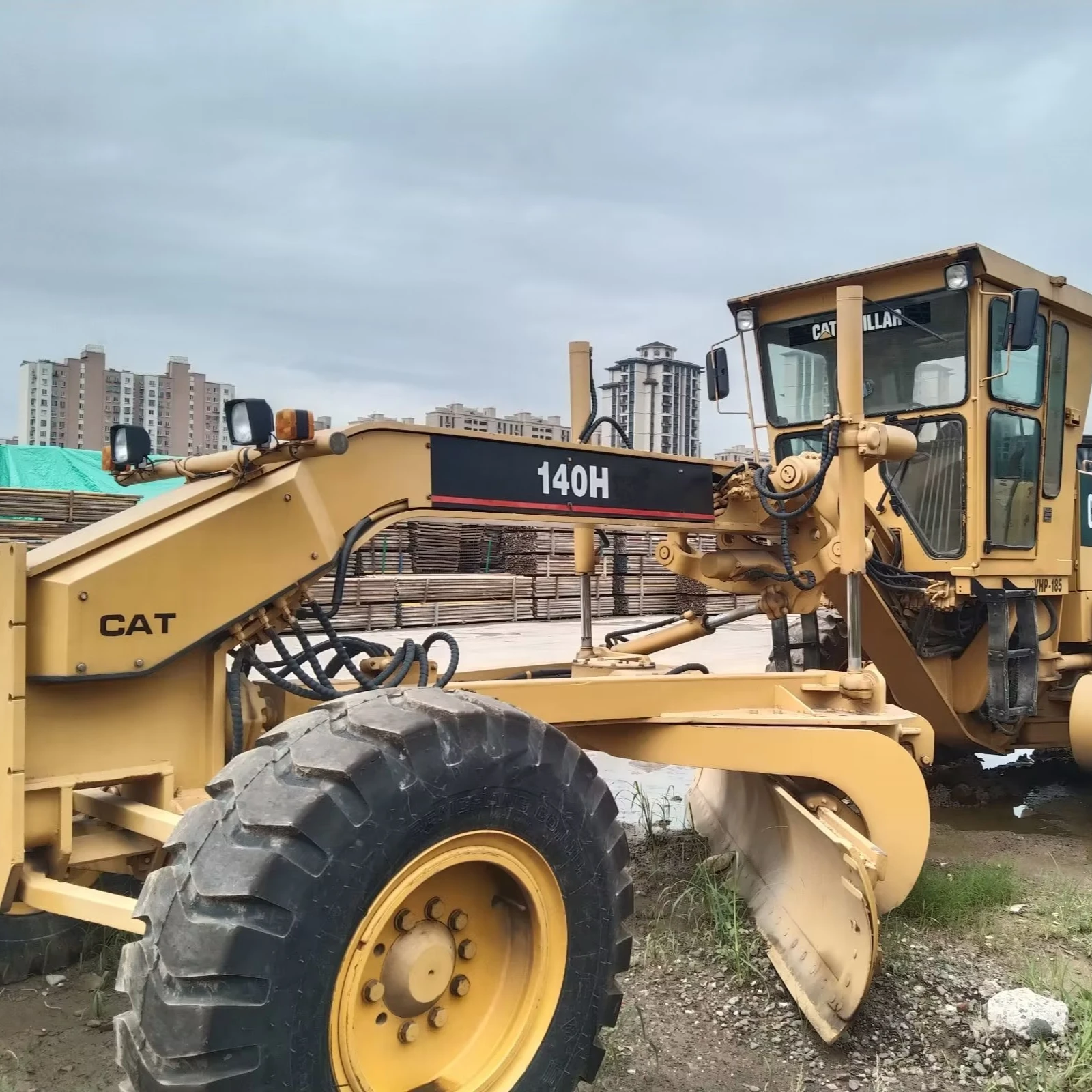 second-hand  excavator Caterpillar140H Motor Grader In stock High quality and good condition