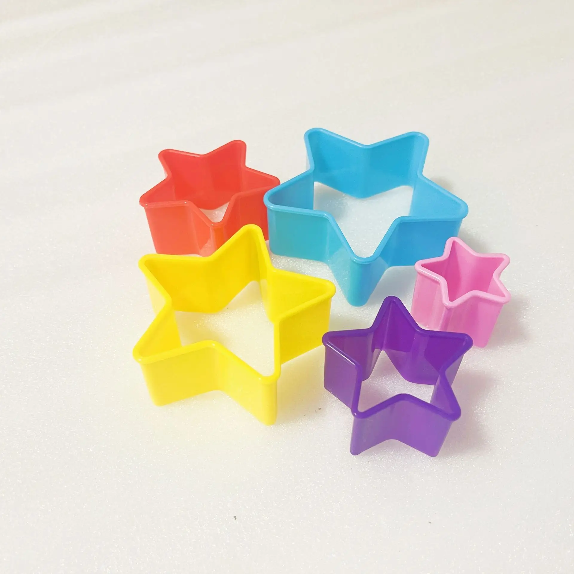 Wholesale Baking 5 Piece Cookie Mold Star Cookie Toast Cutting Mold Multi style Plastic Colorful Vegetable Ring for Cooking