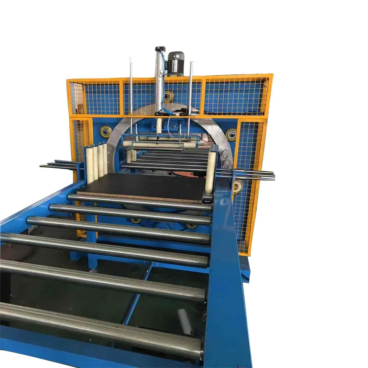 
 Машина для упаковки поддонов  