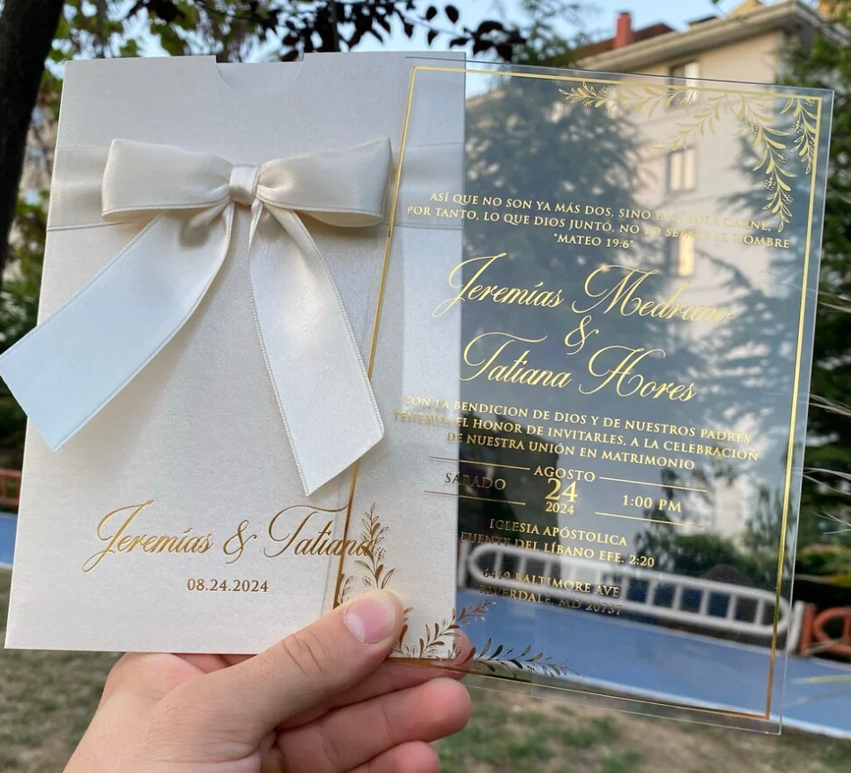 Индивидуальный дизайн прозрачная акриловая пригласительная открытка Quinceanera для вечеринки на день рождения свадьбы с зеленым конвертом блестками