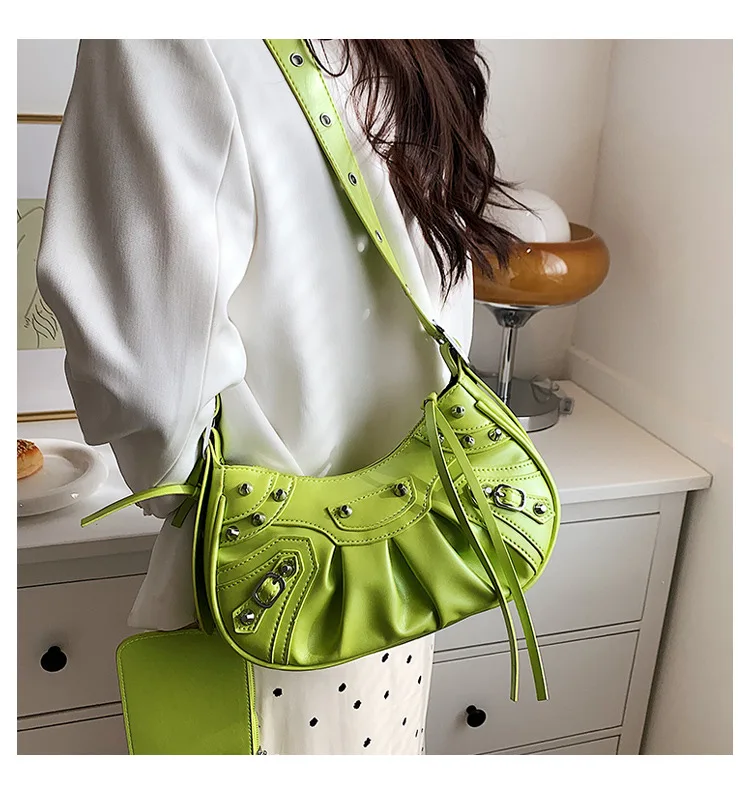 Underarm bag female fold moon tooth son female one shoulder bag female European and American retro rivet locomotive bag