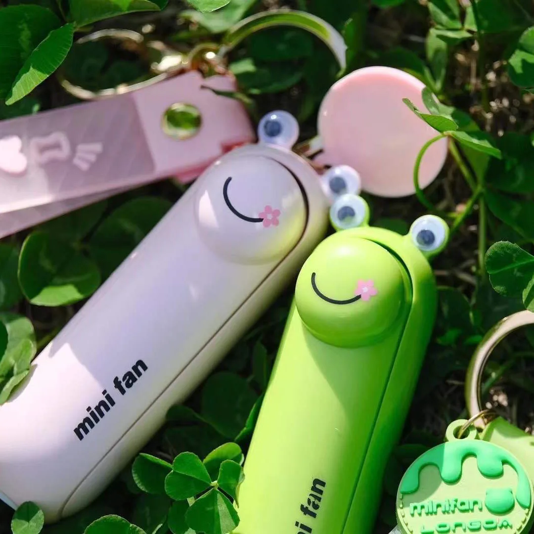 Personalized innovation Portable Rechargeable Fan Super Mini As Key chain Accessory Fan With Lighting Function Muti-use  Fan