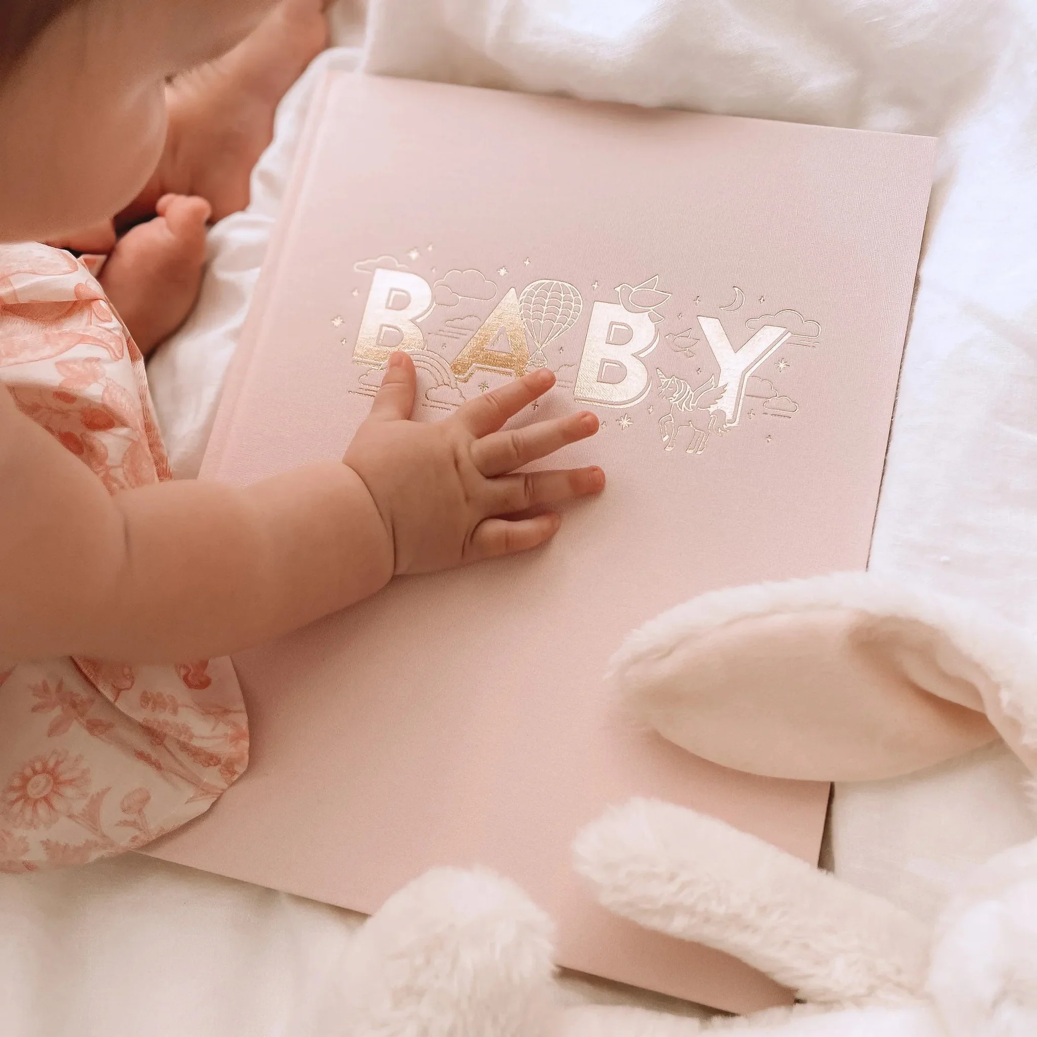 Customizable Luxurious Baby First 5 Years Memory Book Linen Bound Baby Keepsake Journal with Gold Detail