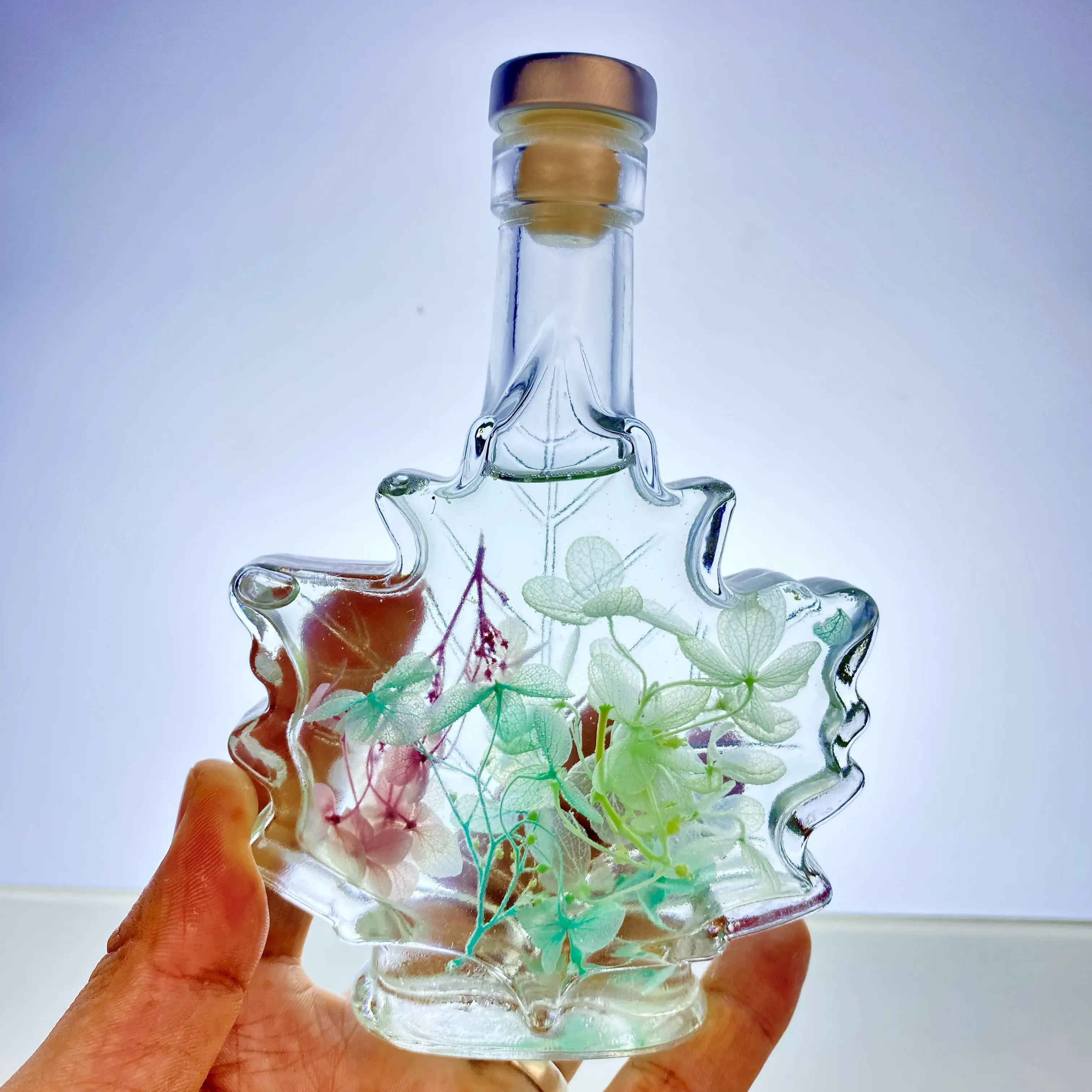 Unique shape with aluminum lid cork gift maple leaf custom empty mini 50ml100ml 250ml glass wine bottle transparent